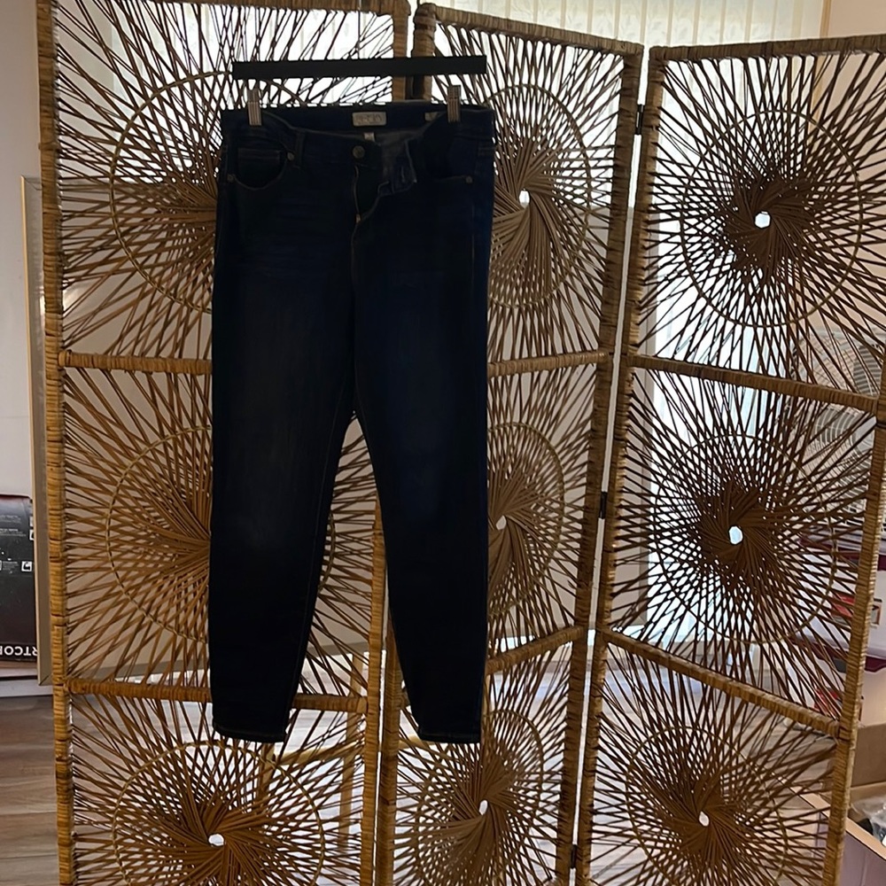 Sofia by Sofia Vergara size 8 skinny ankle jeans